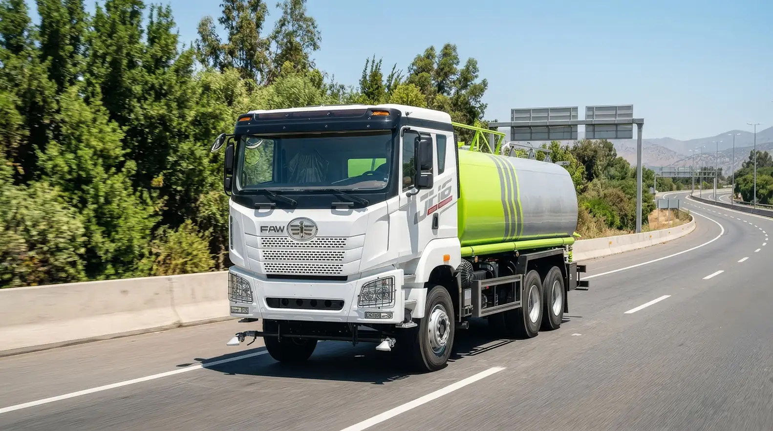 MODELO F-3842 ALJIBE: Autonomía y potencia donde el agua no llega.
